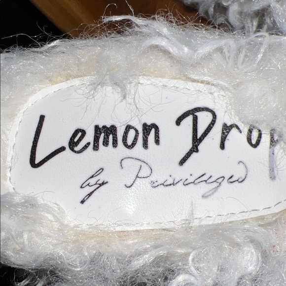 Lemon Drop by Privileged White Fuzzy Faux Fut Platform Heels Slippers 8.5 - Picture 8 of 9